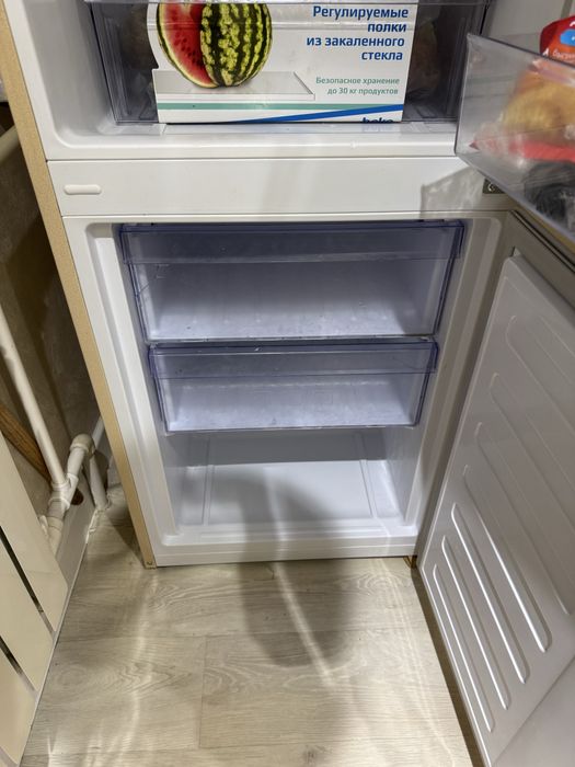 Продам холодильник на запчасти