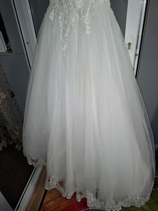 Vând rochie de mireasă