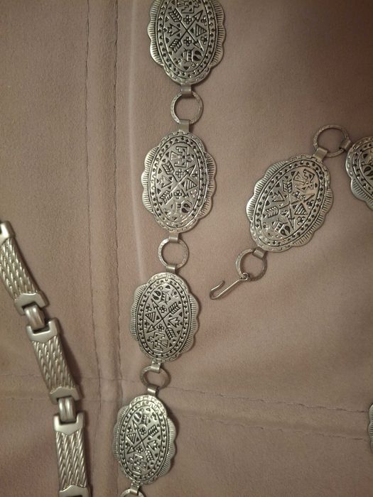 Метални колани 2 бр.