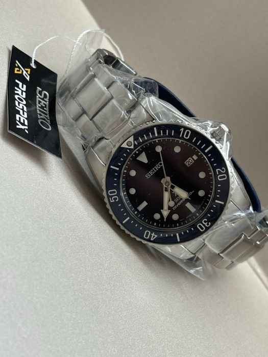 Часовник Seiko SNE585