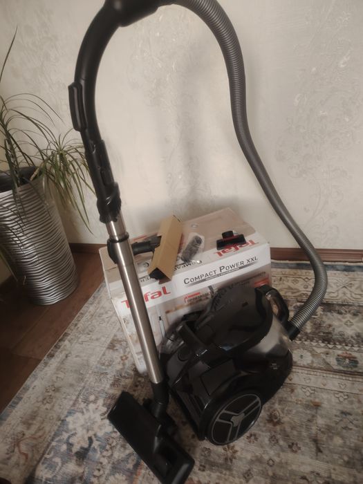 Пылесос  Tefal XXL