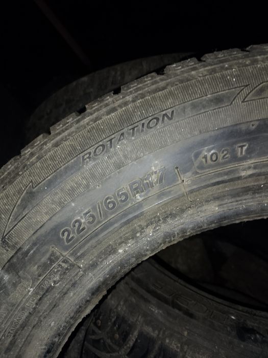 Продам шины R17 225/65