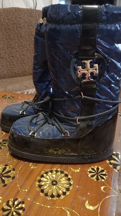 Продам женские сапоги