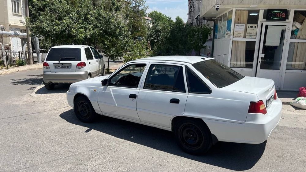 Nexia 2  2010 yil oq rang