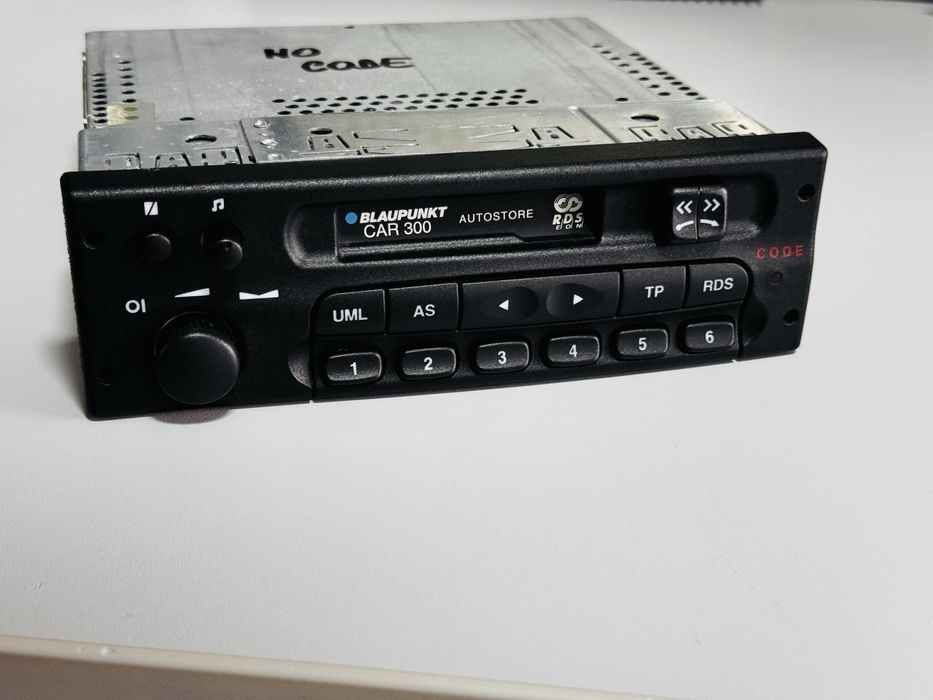 Radio-Casetofon auto cu casetă BLAUPUNKT car 300,FM/AM,impecabil