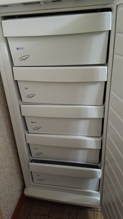 Продам морозильную камеру