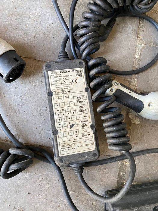 Домашна зарядна станция за електромобил.