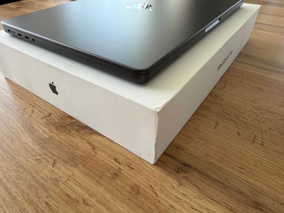 MacBook Pro 14" M4 PRO Chip 14-CPU/ 20-GPU/ 24GB RAM/ 1TB SSD