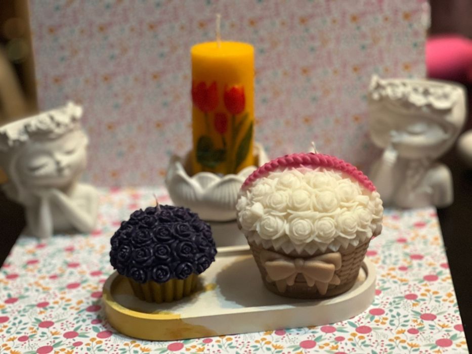 Vand lumânări parfumate si colorate facute manual