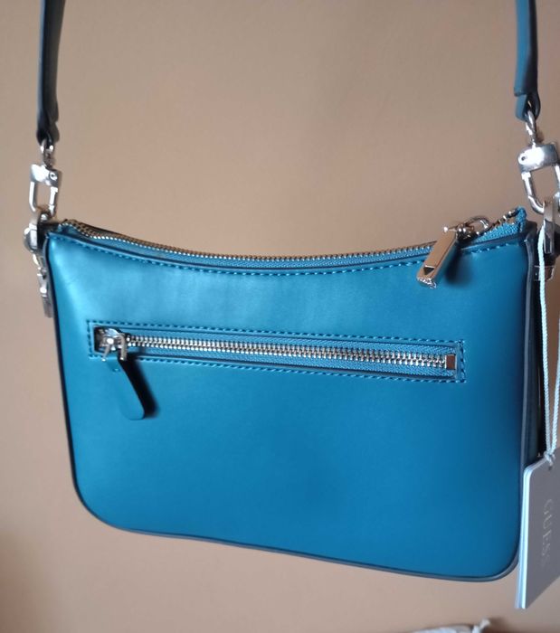 Чанта дамска Guess Daryna 2 Comp Satche HWVG94 93180. Нова.