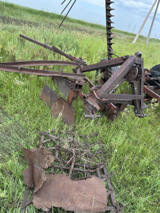 Продам косилку грабли плуг