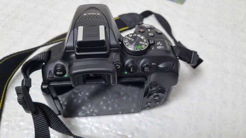 Продам nikon d 5300 body