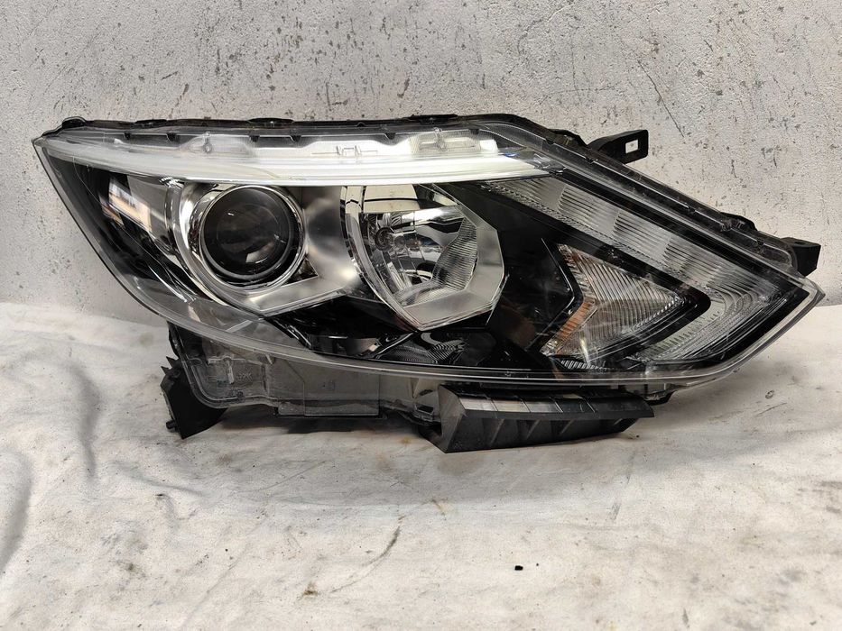 Оригинален фар Нисан Nissan Qashqai Led