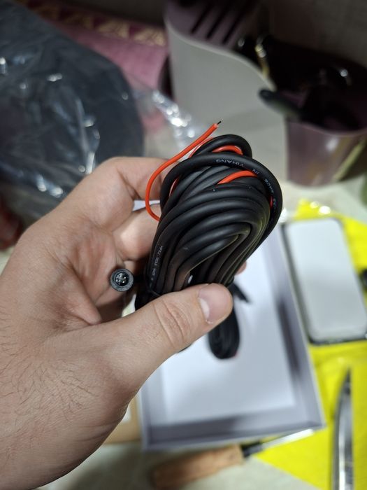 Videoregistrator orqa kameraga ketgan simi