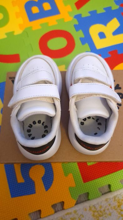 Adidasi Adidas marimea 22