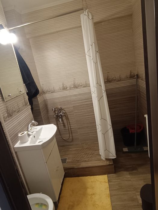 Închiriez apartament cu două camere in regim hotelier