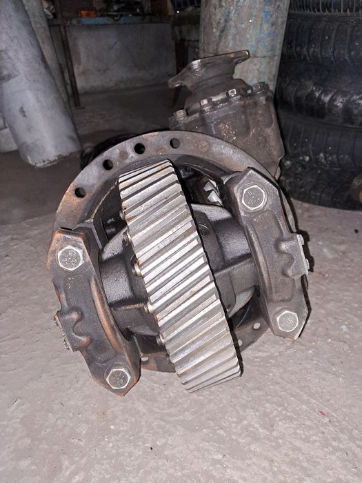 Редуктор  задний