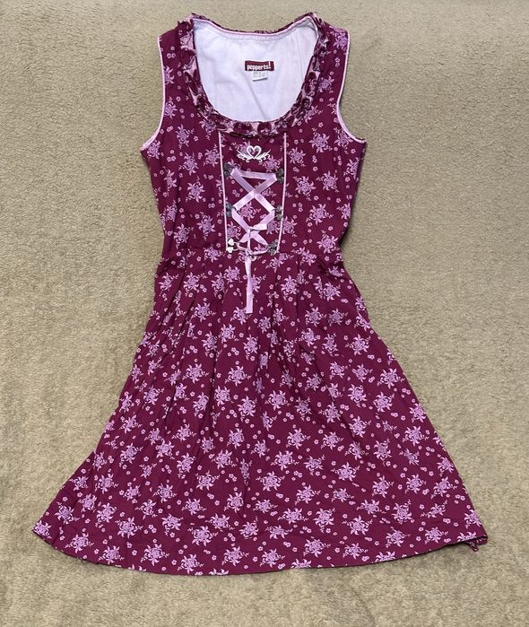 Costum fete dirndl original nemtesc, port popular sasesc