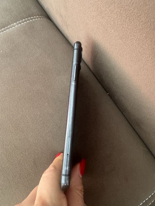 Продам Iphone 11
