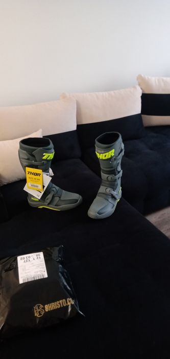 Мотокрос бутуши .