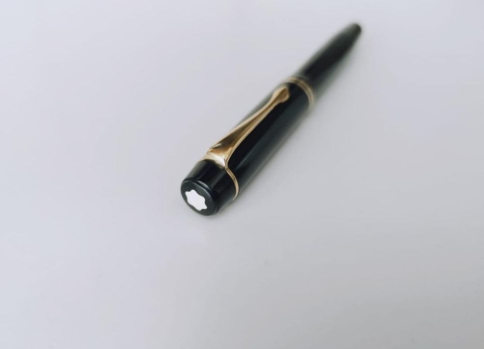 Stilou Montblanc 324, rar , penita aur 14K, piston telescopic, Germania