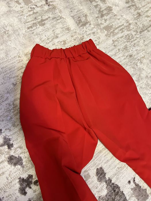 Pantaloni rosii casual office XS material calitativ