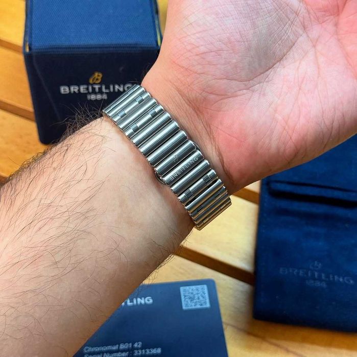 Breitling Chronomat B01 сребристо/черно