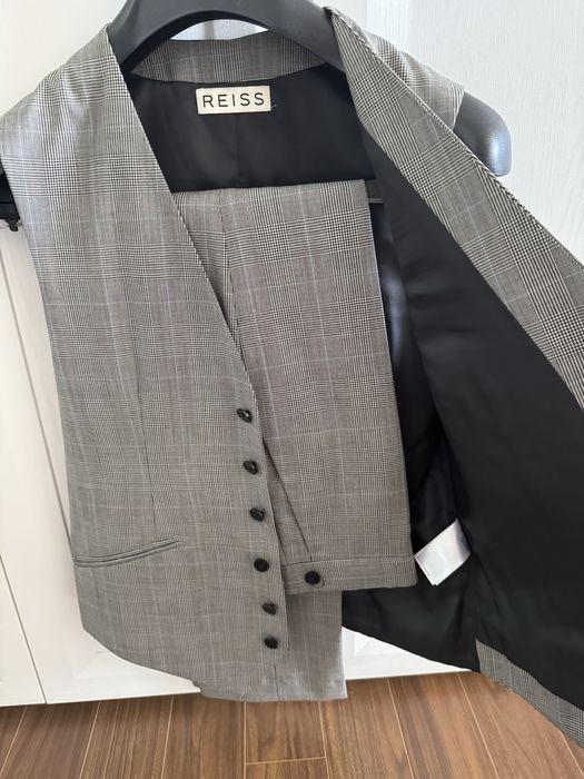 Костюм тройка Reiss