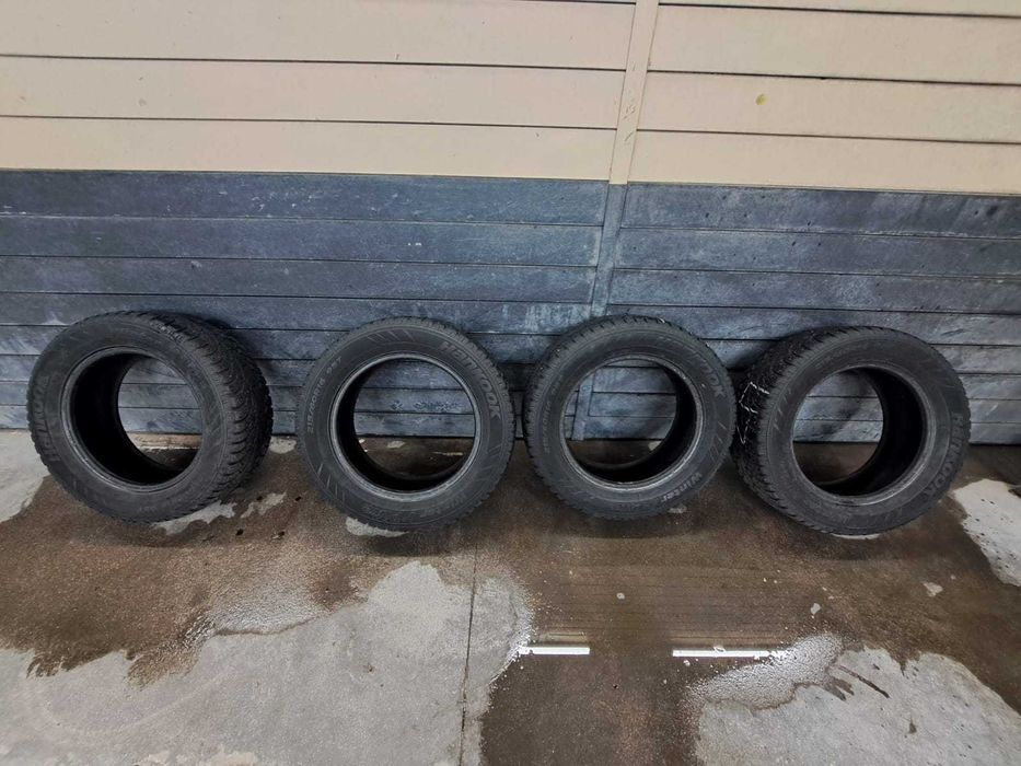 Hankook Winter iPIKE, 215/60 R16