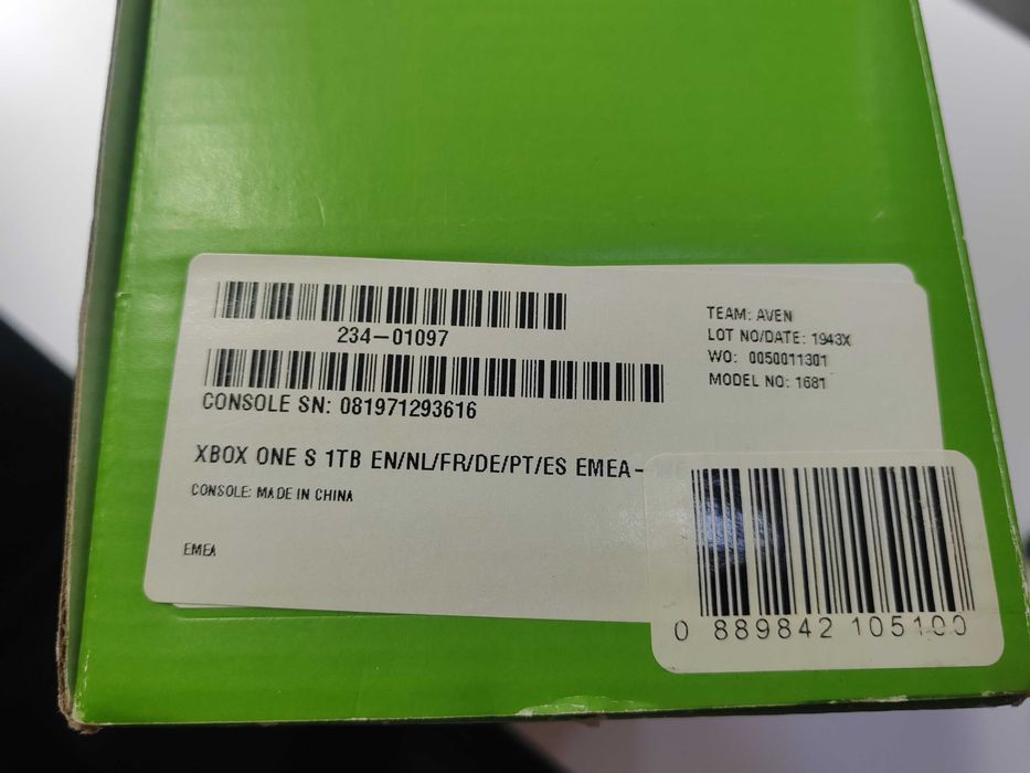 Xbox one S 1Tb 2 manete Jocuri full Box Magazin CashGen