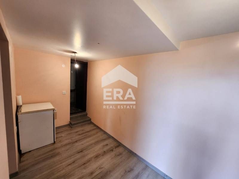 Еднофамилна къща, с. Бъзън