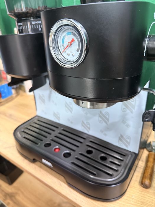 Продам кофе машину рожковую фирмы BOMA