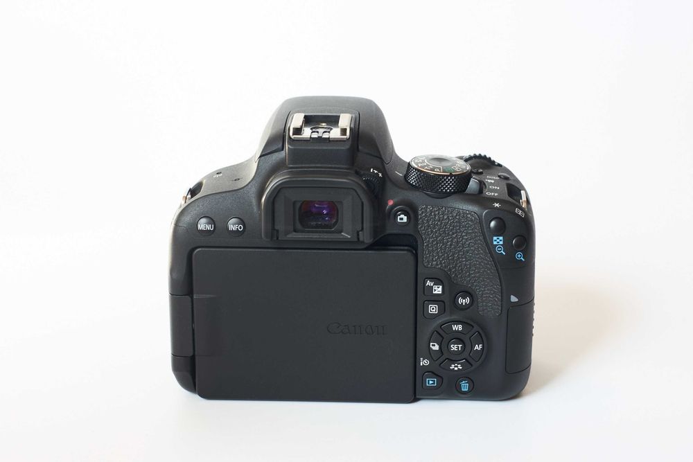 Canon EOS 800D + EF 50 mm 1.8