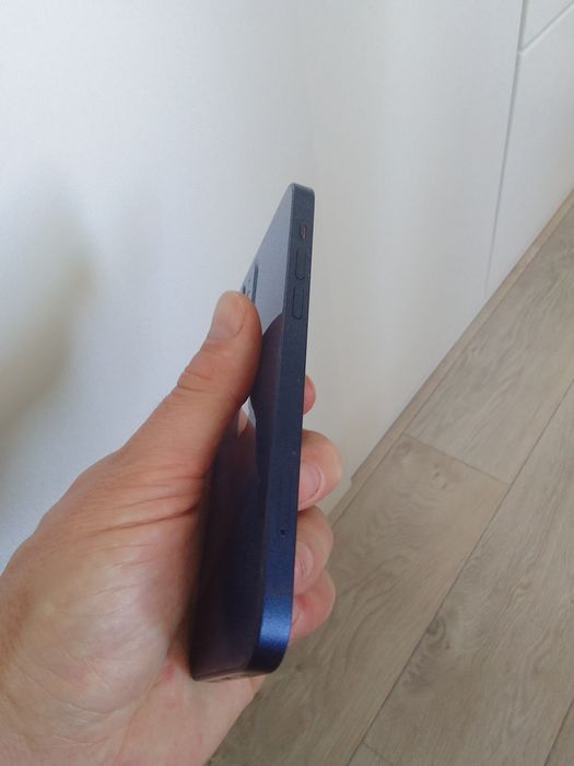 Продам айфон 12 128 гигов