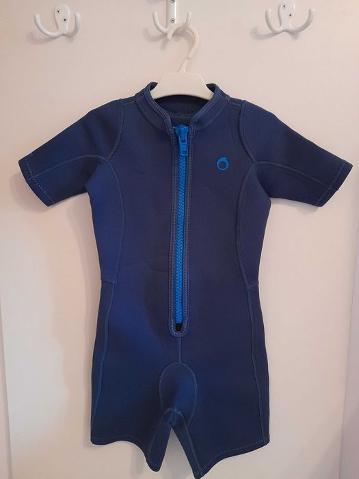Costum inot 8 ani Decathlon