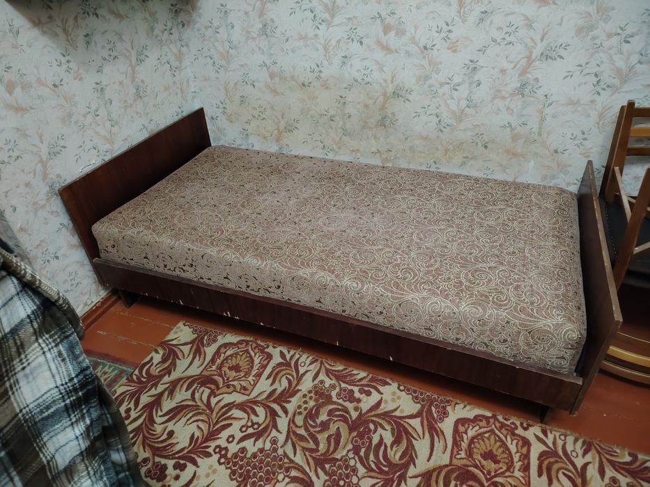 Кровать односпальная