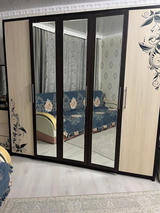 Шкаф шифонер в хорошем состоянии