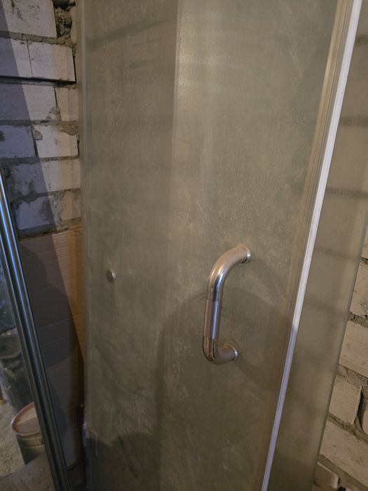 Стеклянная дверь