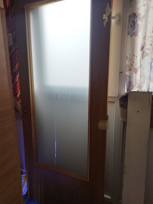 Diferite uși lemn interior