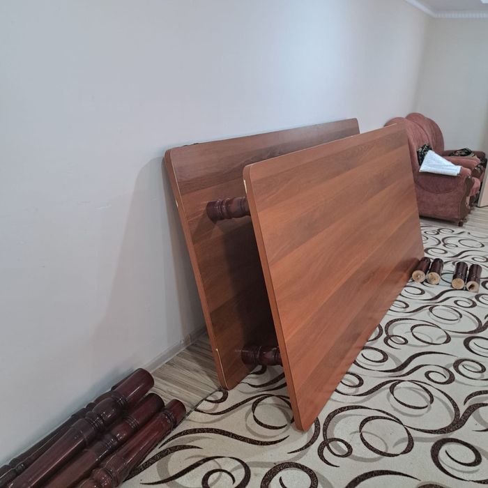 Стол для гостиной