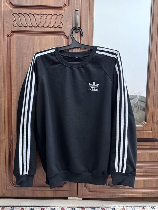 Мужской адидас свитшот