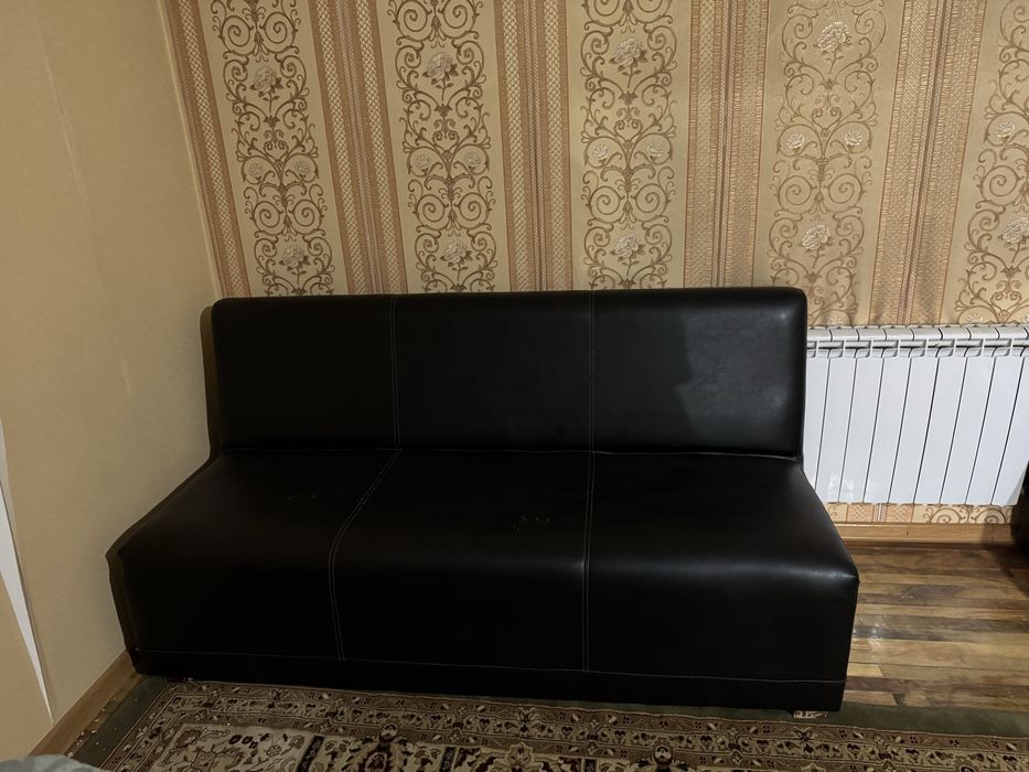Продам кожанный диван