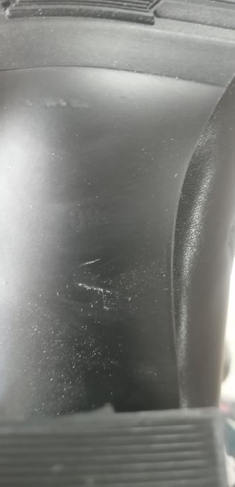 Продам сапожки женские