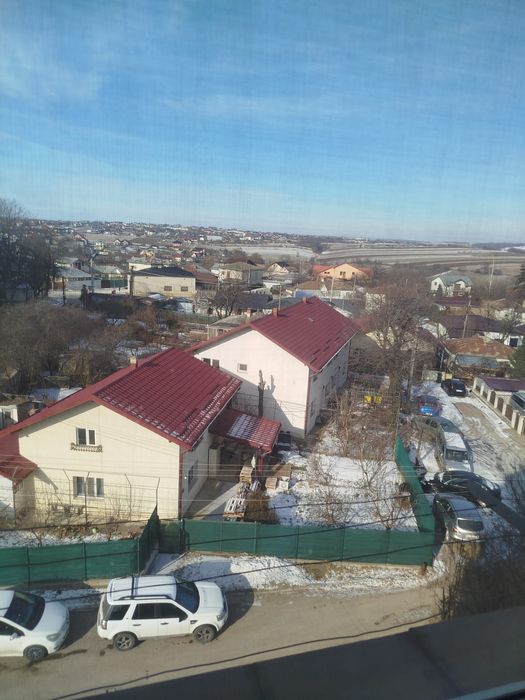 Vând apartament cu doua camere decomandat etaj 4