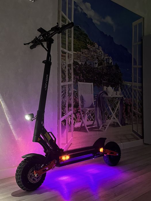 Продаю электосамокат Joyor T10