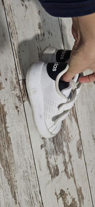 Обувки и сандали за момиче 25 номер