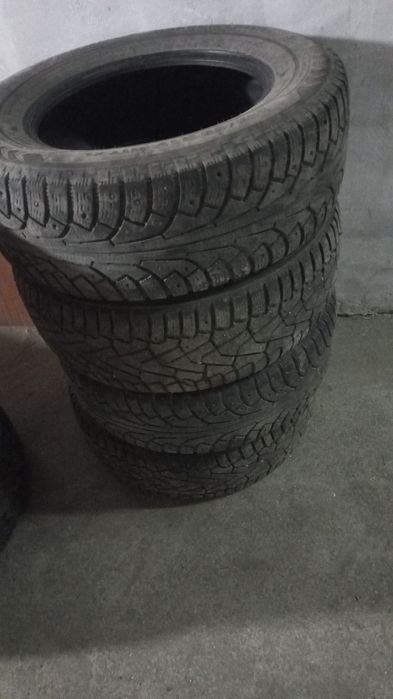 Зимние шины 8 штук За 250000