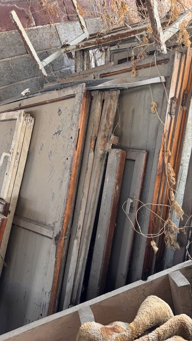 Деревянные окно,не сломанные