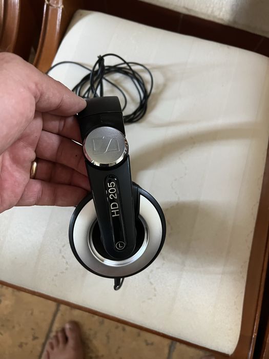 Casti Sennheiser si Sony