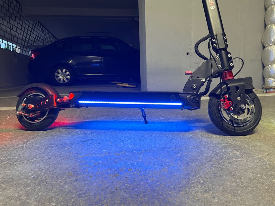 Trotinetă electrică QuickVolt 9 (Motor 600W, 48V, 650km parcursi)
